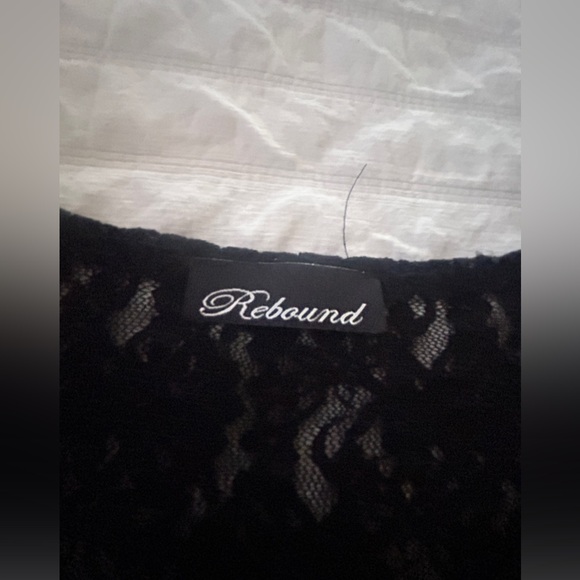 Rebound Sleeveless Semi-Thru Women’s Top, Medium - Picture 2 of 4